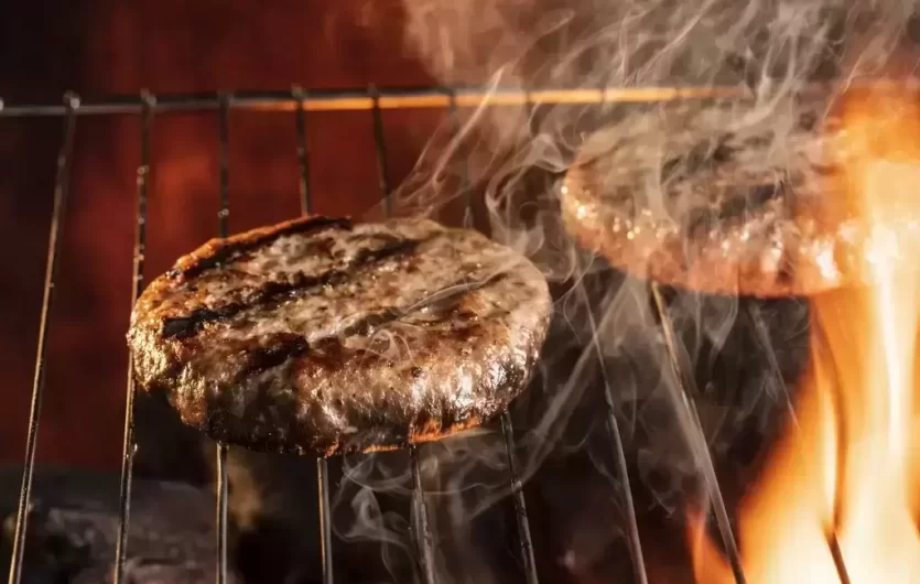 Grilinimo tendencijos Lietuvoje: sezonai išnyko, kepami net ir šakočiai